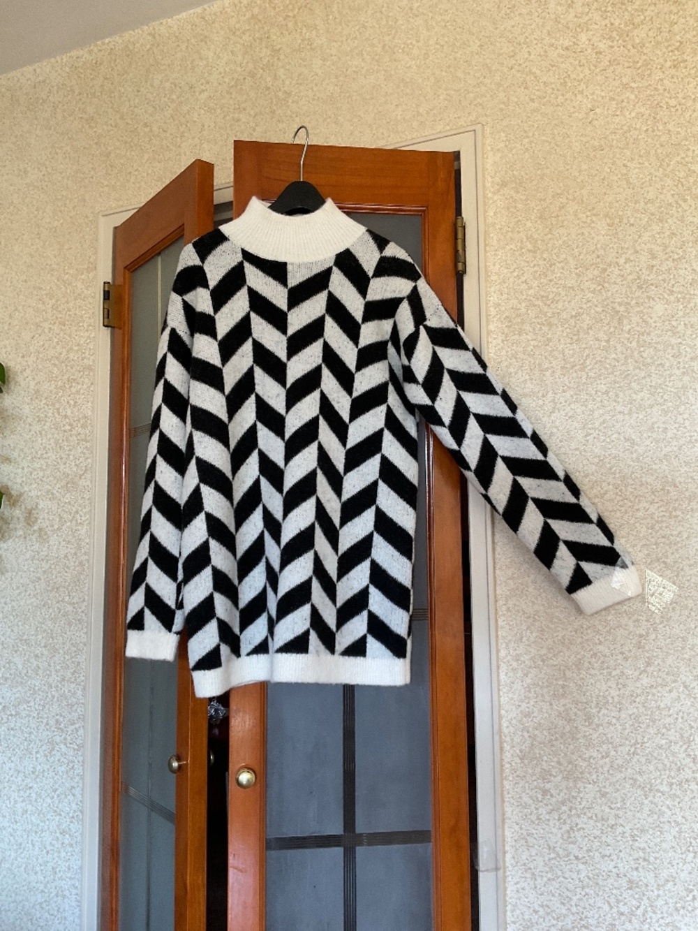 Ann Taylor geometric knit sweater, size Mp